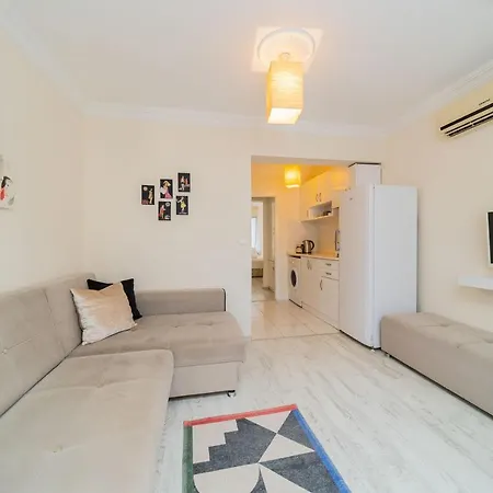 Central And Cozy Flat W Private Beach In Muratpasa Apartament