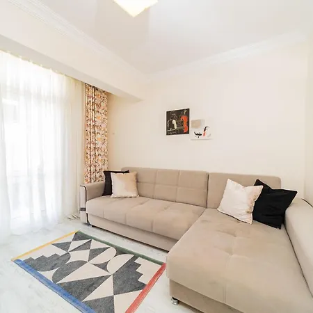 Central And Cozy Flat W Private Beach In Muratpasa