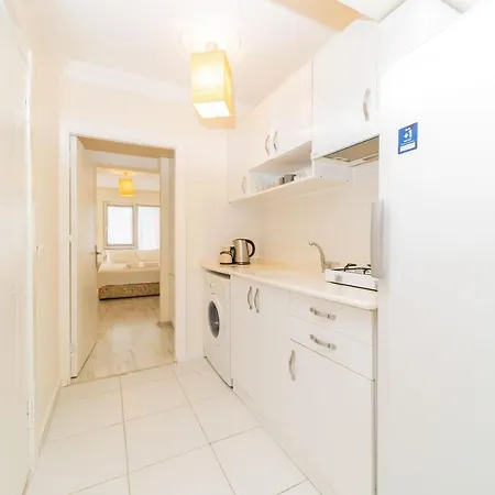 Central And Cozy Flat W Private Beach In Muratpasa