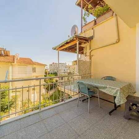 Central And Cozy Flat W Private Beach In Muratpasa