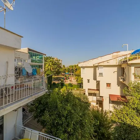 Central And Cozy Flat W Private Beach In Muratpasa Apartament *